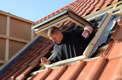 Pose de fenêtres de toit Velux à Saint-Broingt-les-Fosses